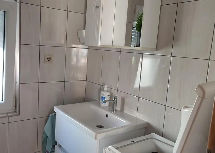 Tomi Apartamento Vir