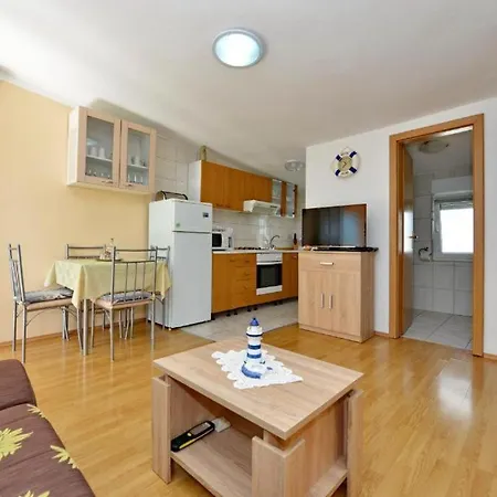 Apartment Tomi